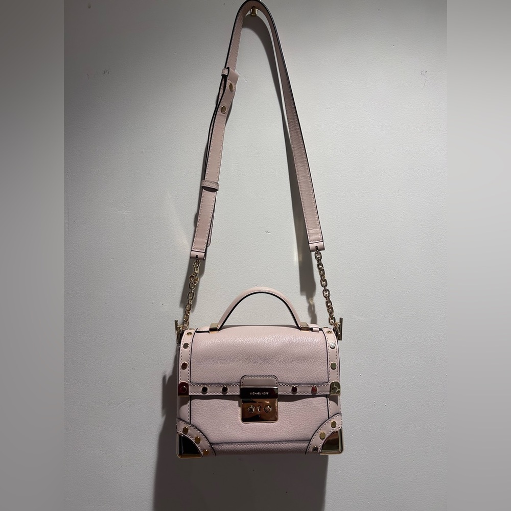 Michael Kors light pink cross body/ hand held bag never worn new with out tags